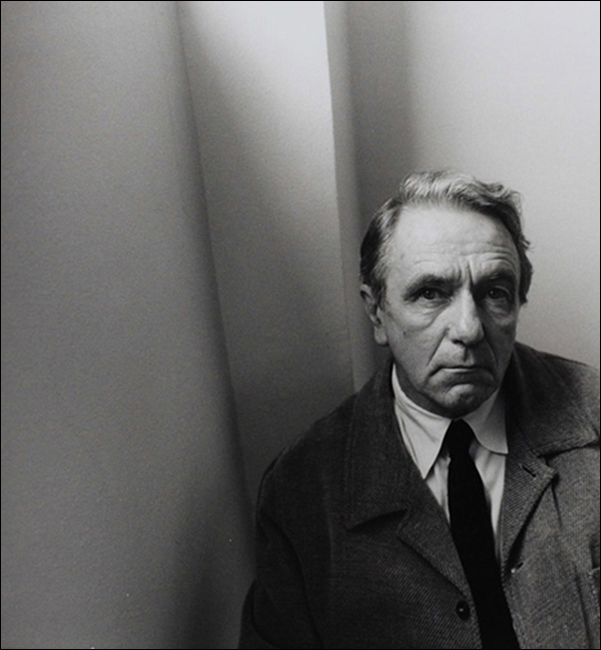 Portraits of an establishment