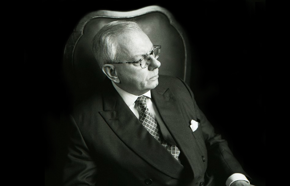 Portraits of an establishment
